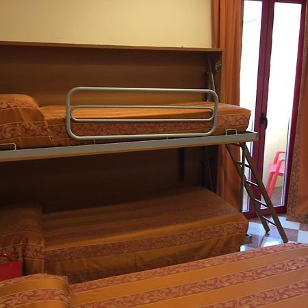 Hotel Fiorella Senigallia Rum bild