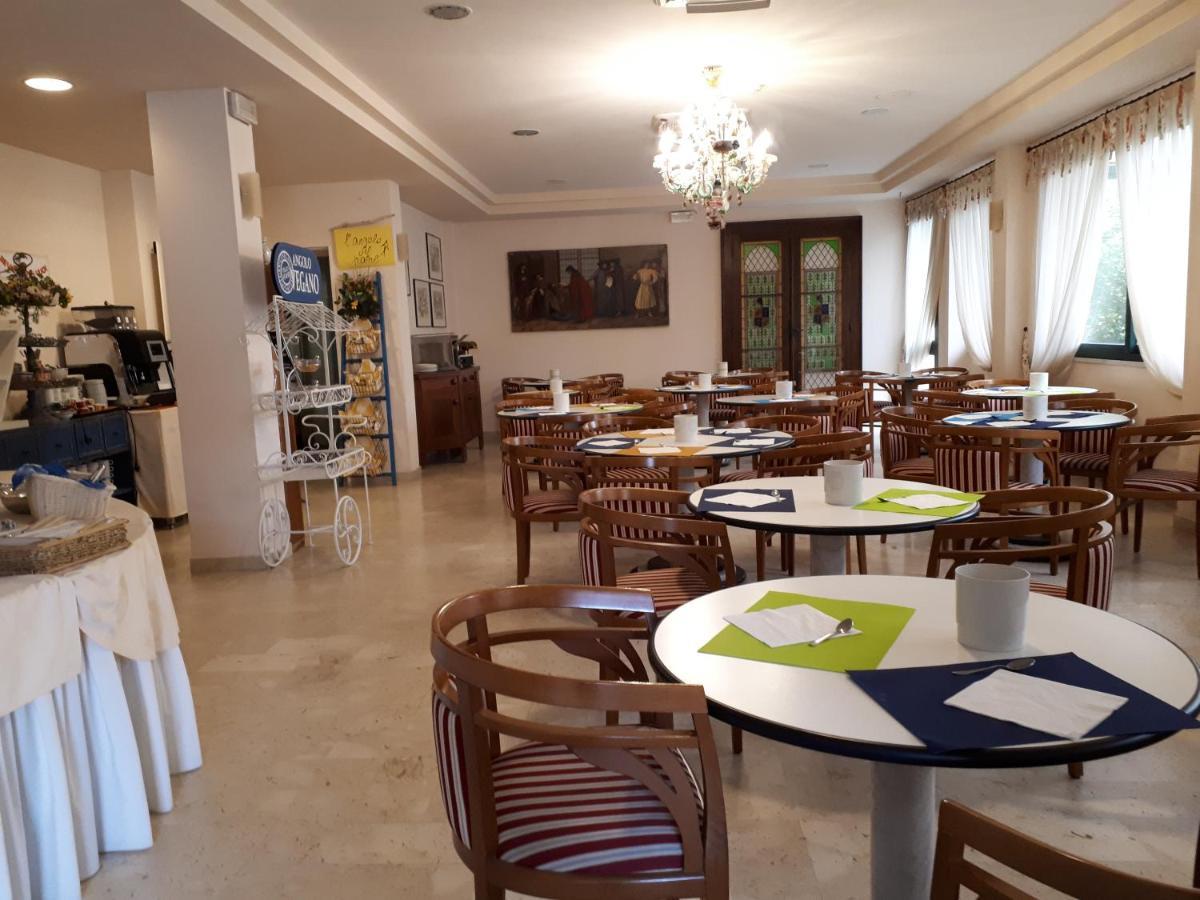 Hotel Fiorella Senigallia Exteriör bild