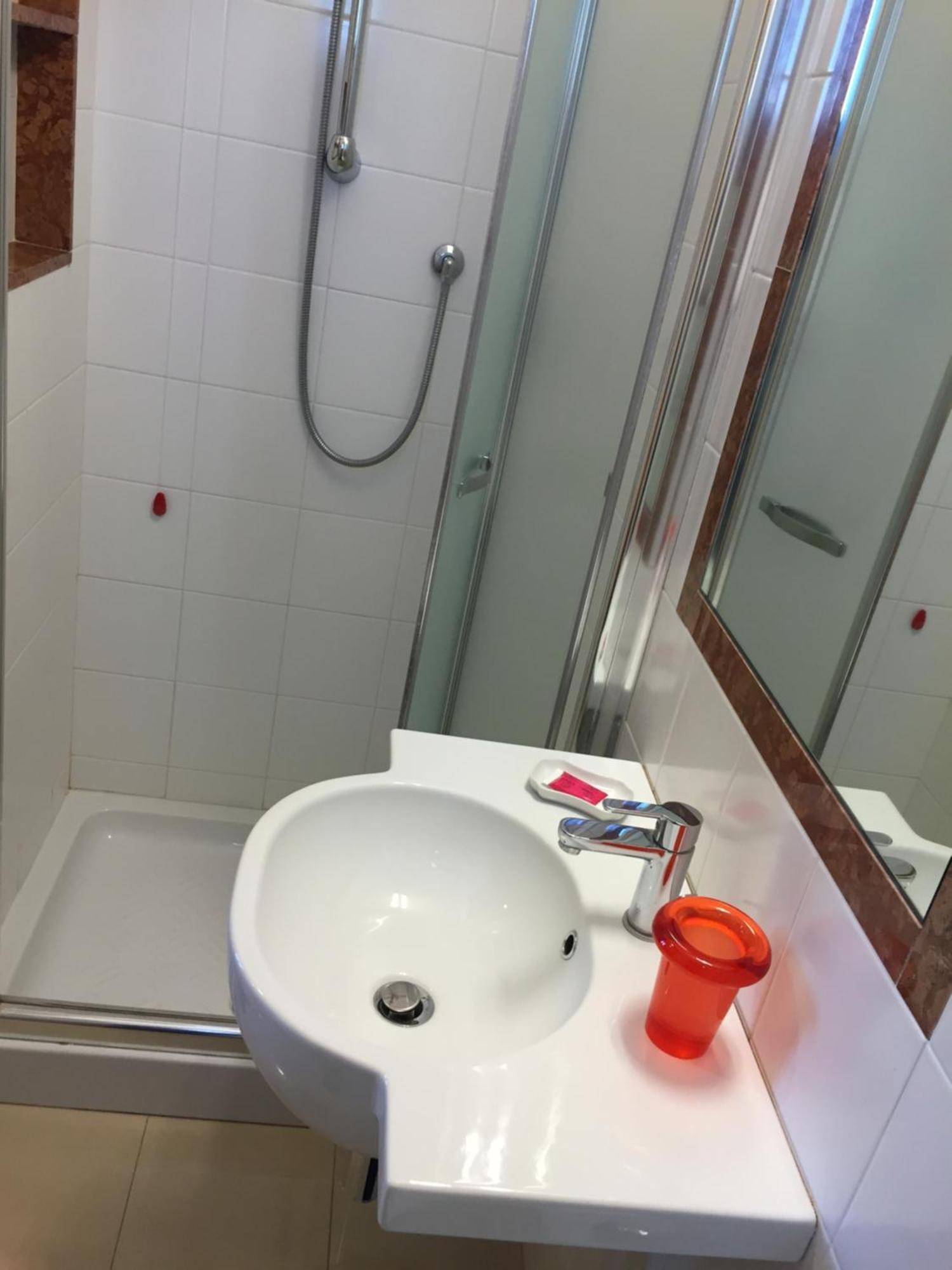 Hotel Fiorella Senigallia Rum bild