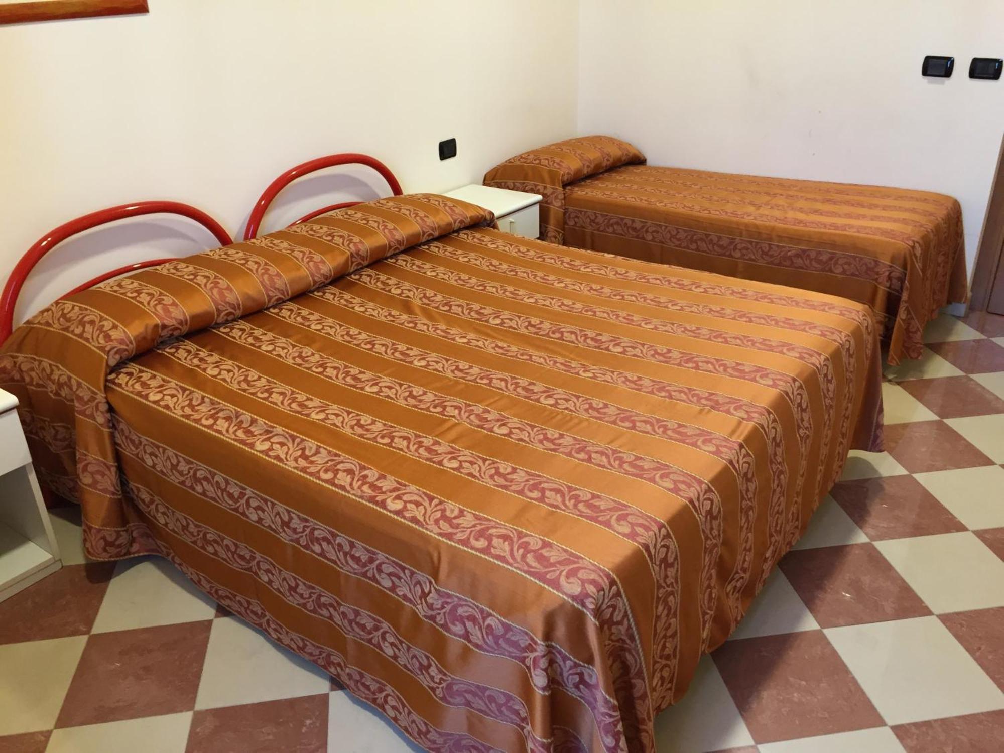 Hotel Fiorella Senigallia Rum bild