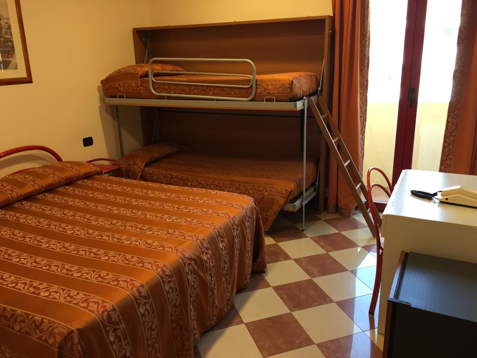 Hotel Fiorella Senigallia Rum bild