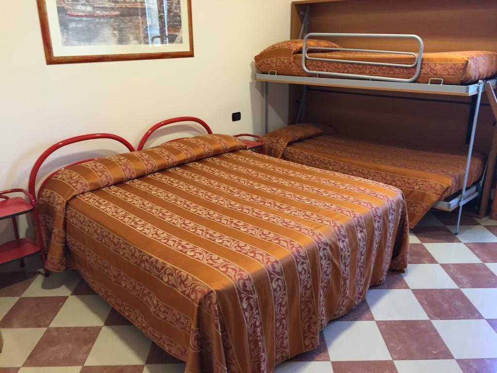 Hotel Fiorella Senigallia Rum bild