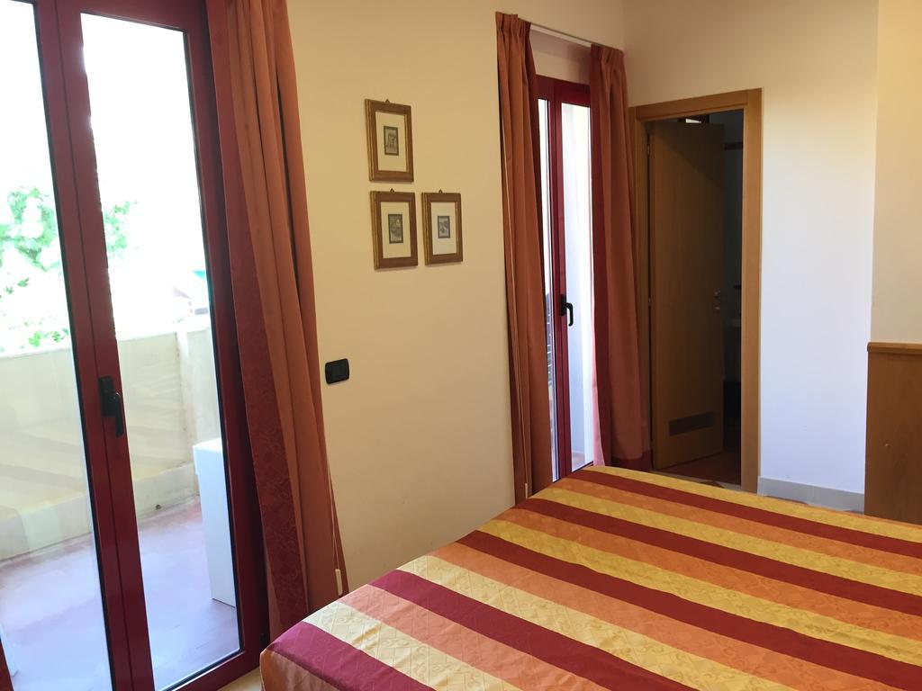 Hotel Fiorella Senigallia Rum bild