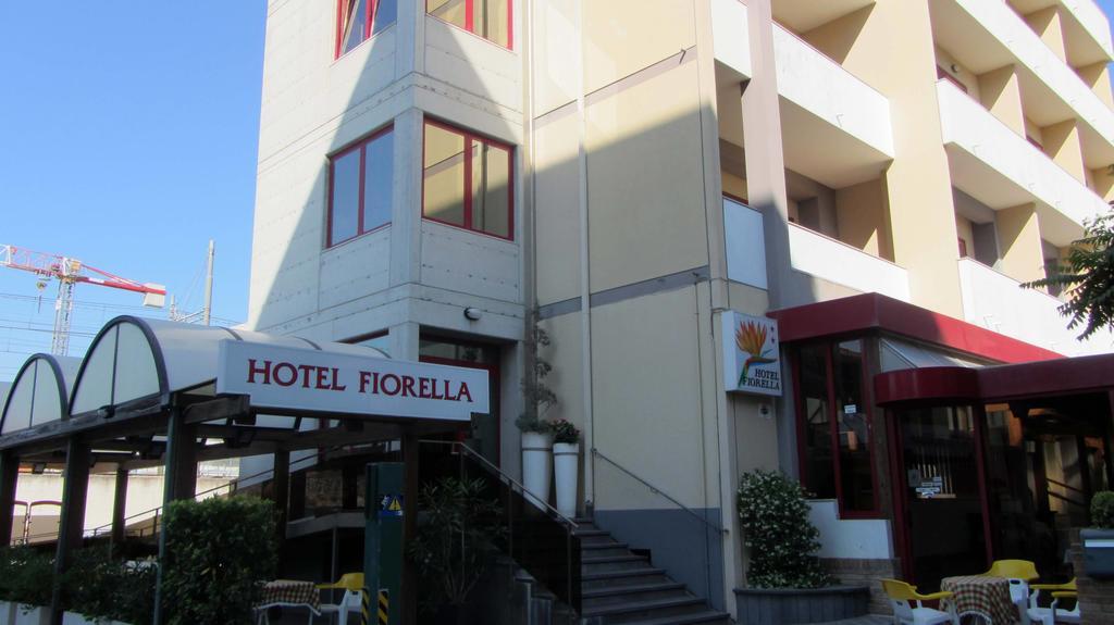 Hotel Fiorella Senigallia Exteriör bild