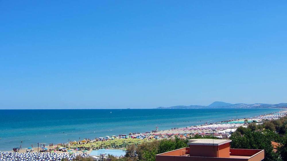 Hotel Fiorella Senigallia Exteriör bild