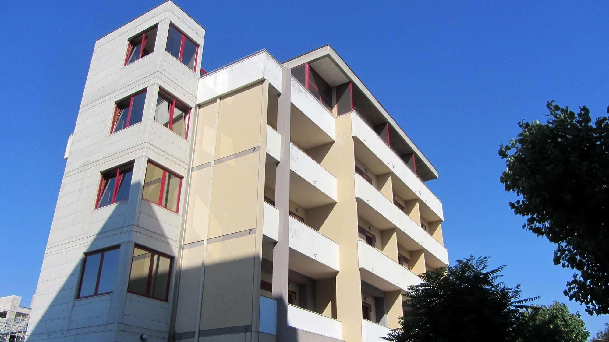 Hotel Fiorella Senigallia Exteriör bild