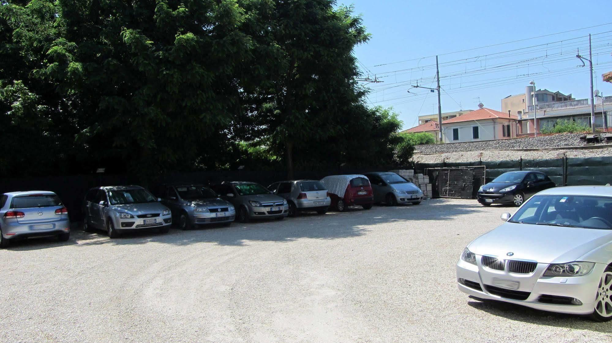 Hotel Fiorella Senigallia Exteriör bild
